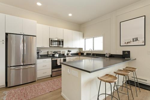 15 Chambertin Townhomes Townhouse - image 11