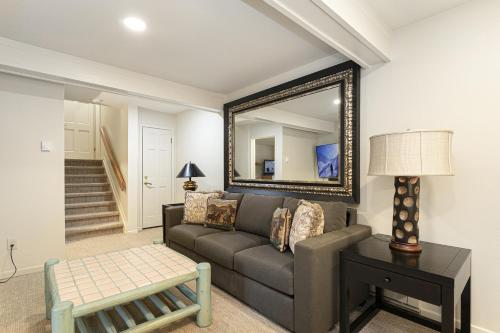 15 Chambertin Townhomes Townhouse - image 10