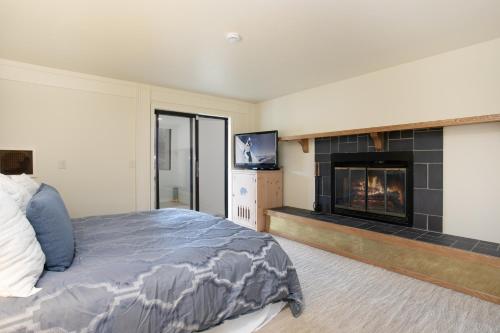 15 Chambertin Townhomes Townhouse - image 11