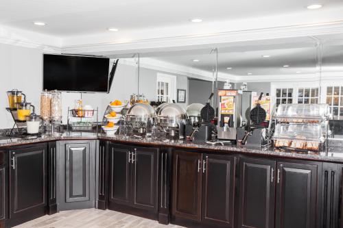 Baymont by Wyndham Glenview - image 7