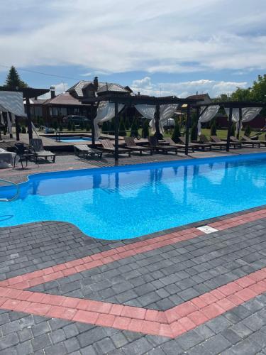 泳池, Котедж за містом in 日達喬夫