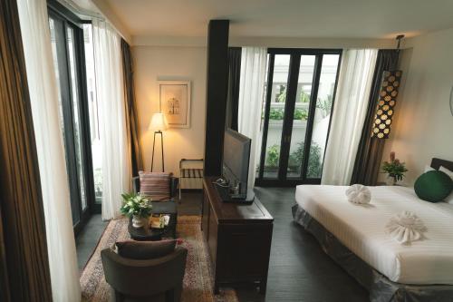 room detail thumbnail 1