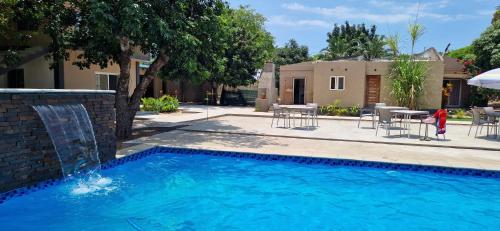 Bassein, Comfort Inn Guest House in Maputo