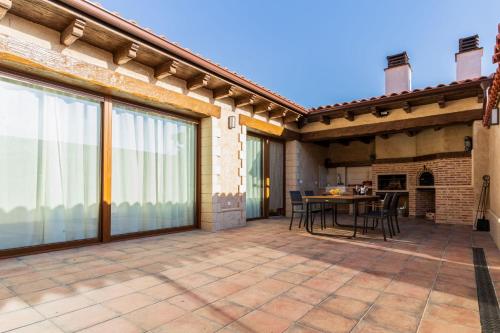 Iekārtas, Casa Teresa in La Santa Espina