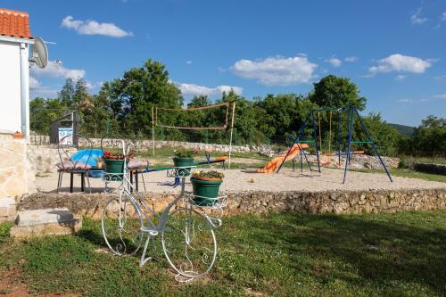 Family friendly house with a swimming pool Veliki Brocanac, Zagora - 22666 in Veliki Bročanac