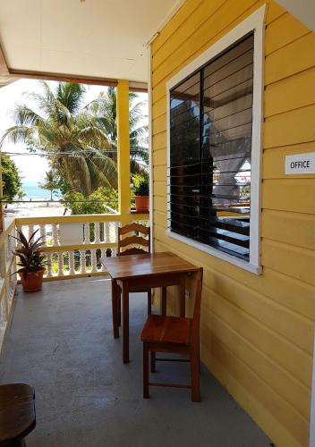 Ingresso, Serenade Hotel in Placencia
