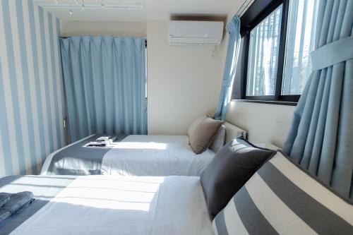 Tokyo Skytree 101 Elegance Blue Twin w Bath & WC