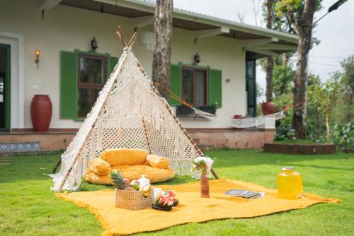 Garden, SaffronStays Jerdon's Perch in Achanahalli