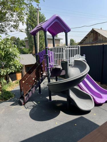 Parque infantil, Chalet in Besh Kungei