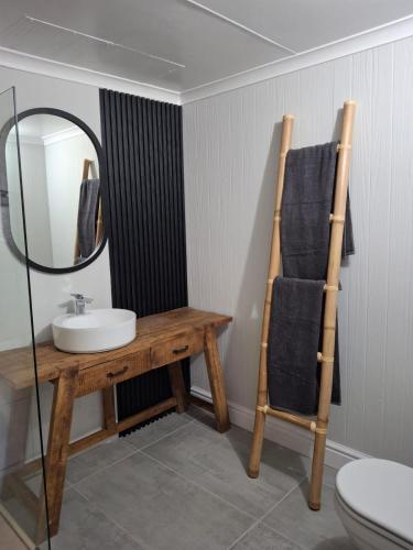 Barefoot Whispers in Belvidere