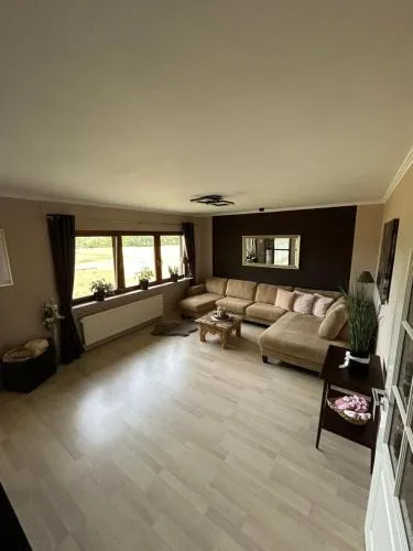 Stilvolle Wohnung im Zweifamilienhaus mit Feldrandlage und zentraler Lage in Rodenbach, Deutschland