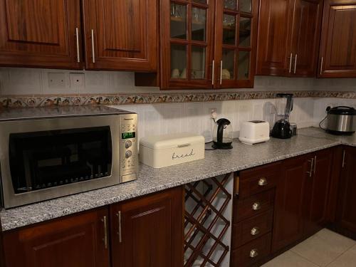 Cozy 3BR home - gated estate with genset - Tema in Afienya