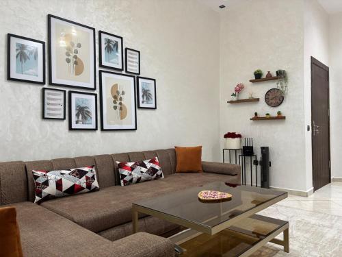 Charming apartment near airport in Gzennaia