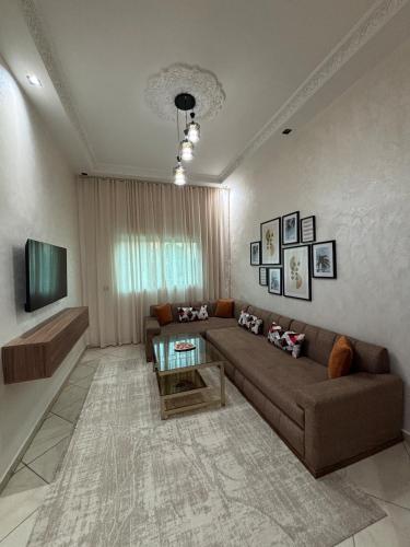 Charming apartment near airport in Gzennaia