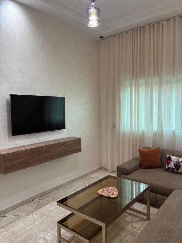 Charming apartment near airport in Gzennaia