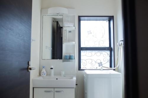 Tokyo Skytree 301 Elegance Blue Twin Room bath WC
