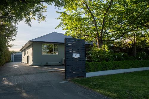Bright Modern Guesthouse - Free Parking, Near CBD in Woolston