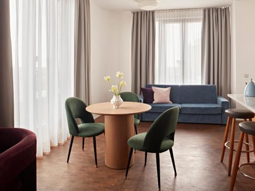 Drift Rooms & Apartments - image 6