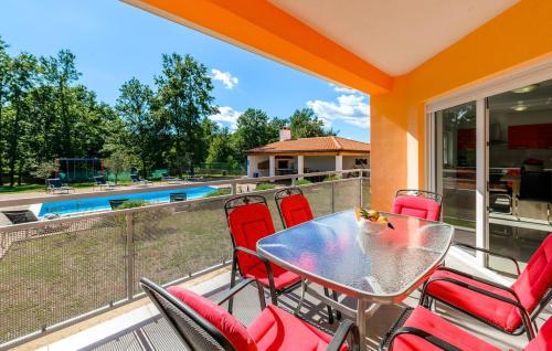 Villa Roberta by Villas Guide in Zabrežani