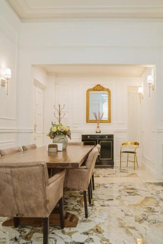 Spadalux Apartment - 3 BR 4 Bath Luxury Apt, Firenze