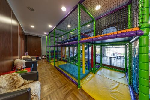 Hotel Crocus - image 11
