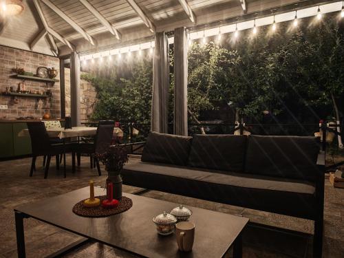 virtuve, Zeyvə Farm House in II Nugadi