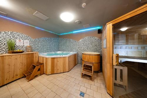 Spa, 庫洛卡斯酒店 (Hotel CROCUS ****) in 斯奇布斯克