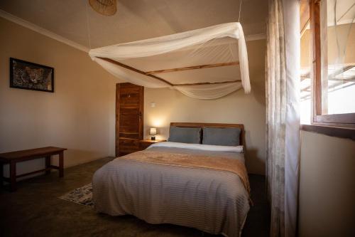 Rain Tree Camp in อึนกอมา