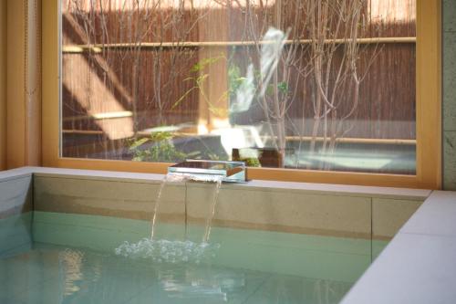 Karstais baseins, Airport Shuttle - Private Edo Villa - AGE GEIHINKAN 阿下迎賓館 in Jinseki