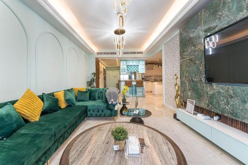 Homeeza Luxury 2BR Apartment Sea Views Dubai Marina, Dubái