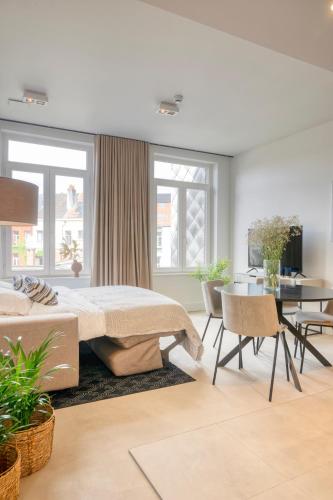 Gorgeous light-filled apartment in city center 3