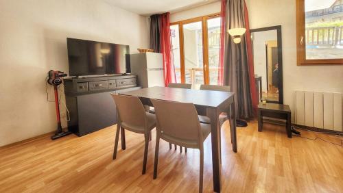 Studio tout équipé, piscine chauffée, départ skis aux pieds - Location saisonnière - Les Orres