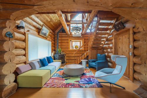Hakuba Riverside Loghouse