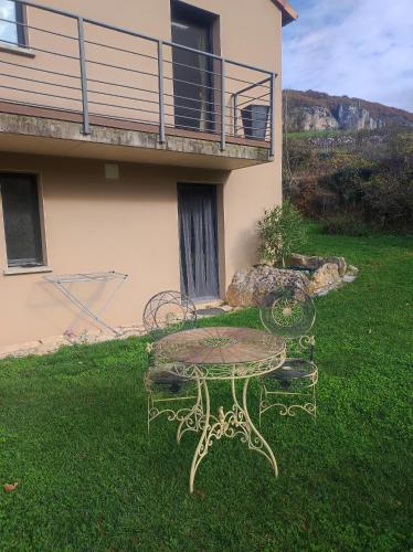 Appartement à la campagne (Appartement a la campagne) in Saint Georges De Luzencon