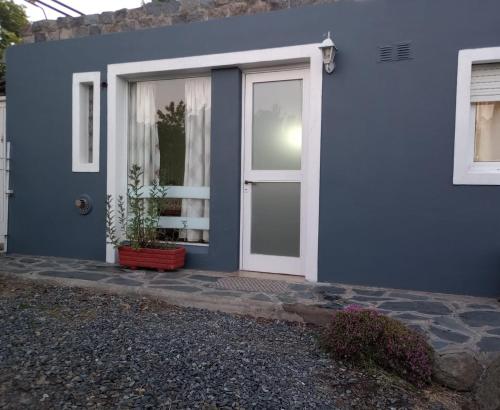 숙소 외관, Alojamiento Temporario El Nogal in 탄딜