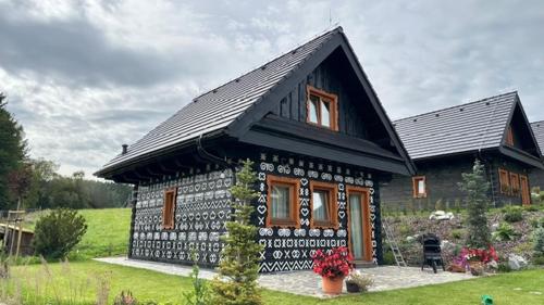 . tradičná Čičmanská drevenica
