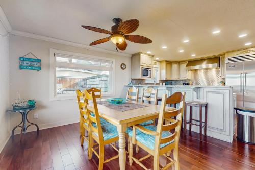The Sunset Beach House in Lummi Island