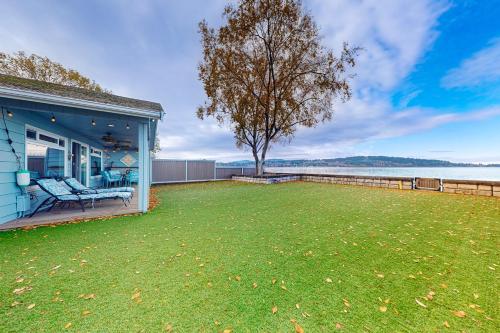 The Sunset Beach House in Lummi Island
