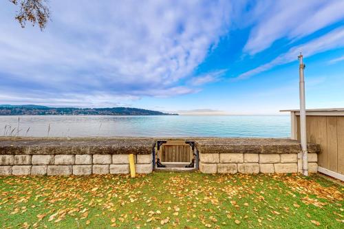 The Sunset Beach House in Lummi Island