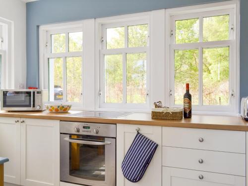 廚房, Eagles Gate Lodge in 班夫