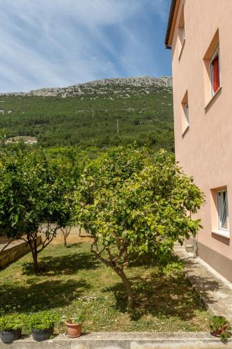 Apartments with parking space Kastel Stari Kastela - 19740 - image 3