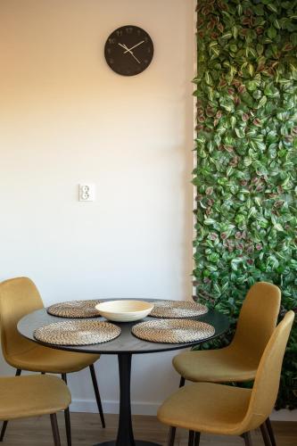 บริการและสิ่งอำนวยความสะดวก, Modern apartment with balcony and free parking in เซสตาเคิร์ต