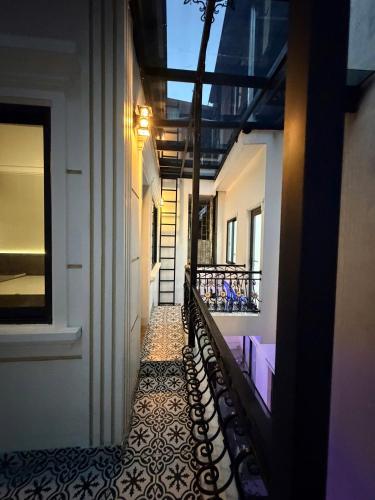 Balcony/terrace, The White Villa Van Mieu in Hoan Kiem District - Hang Bong/Quan Su