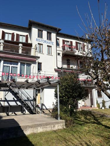 La Rosa di Novaggio - Pensione & Zimmer Hotel de charme Alpe di Dumenza