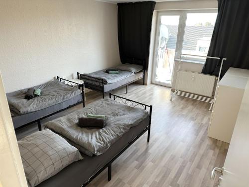 Work and Stay near Frankfurt Airport 2BR and Balcony - image 2
