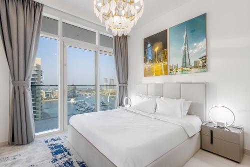 Livbnb-3BR Plus Maid's Room with Marina and City Skyline Views, Dubai (photo 2)