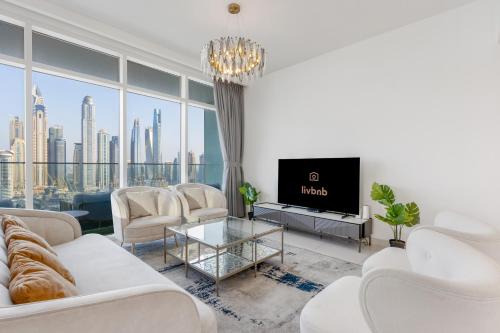 Livbnb-3BR Plus Maid's Room with Marina and City Skyline Views, Dubai (photo 4)