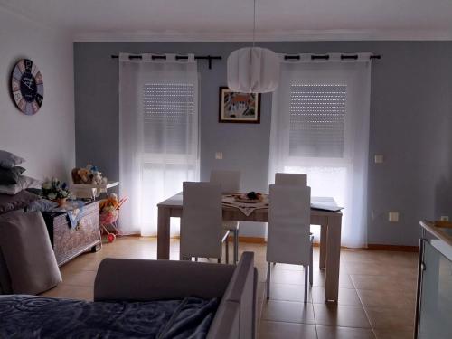 Central Triangle Lisbon-Sintra-Cascais -Apartment with Easy Access & Parking in เซาโดมิงโกส เดรานา