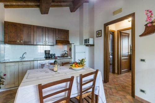 A szálláshely kívülről, Apartment With View Of Lake Trasimeno in Casamaggiore