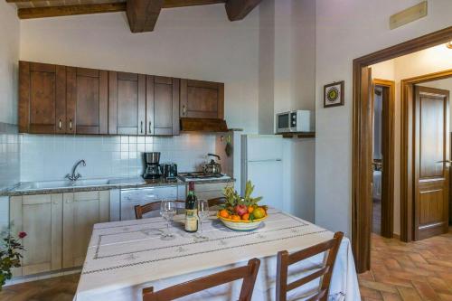 A szálláshely kívülről, Apartment With View Of Lake Trasimeno in Casamaggiore